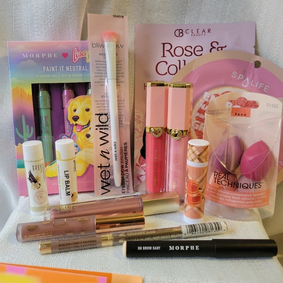 Makeup, Skincare and Cosmetics OH MY - Picture 2 of 4